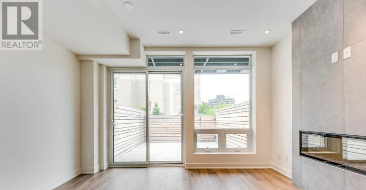 42 Sonic Way, Toronto, ON, M3C 0P3 - 6
