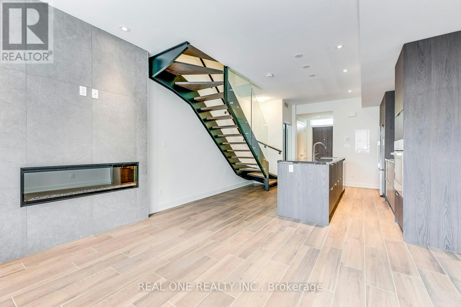 42 Sonic Way, Toronto, ON, M3C 0P3 - 13