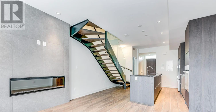 42 Sonic Way, Toronto, ON, M3C 0P3 - 13