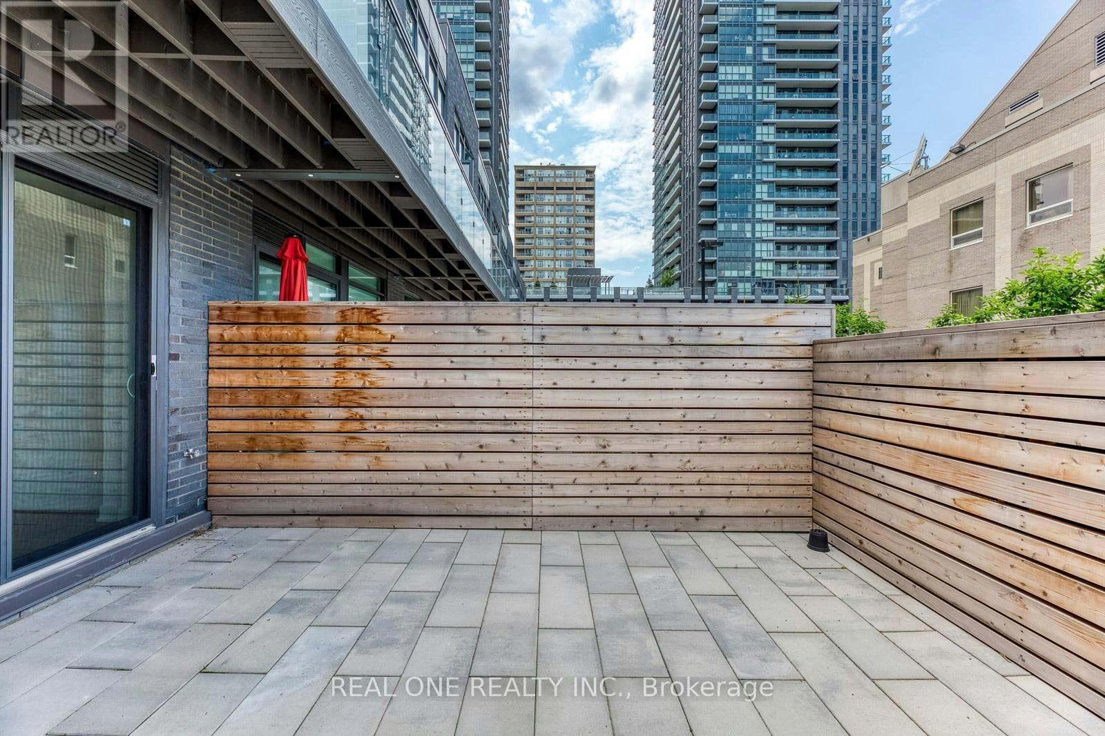 42 Sonic Way, Toronto, ON, M3C 0P3 - 11