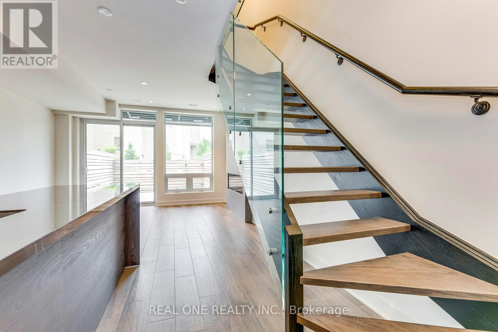 42 Sonic Way, Toronto, ON, M3C 0P3 - 21