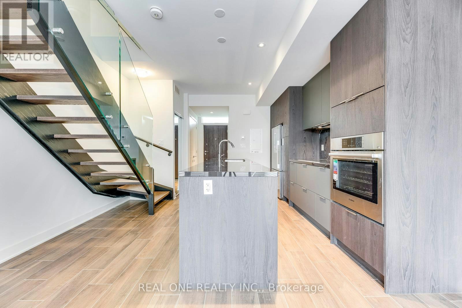 42 Sonic Way, Toronto, ON, M3C 0P3 - 15