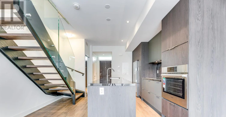 42 Sonic Way, Toronto, ON, M3C 0P3 - 15
