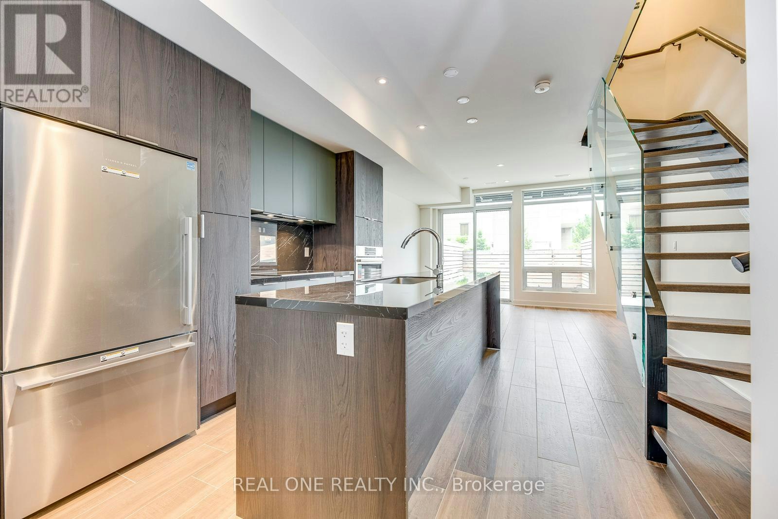 42 Sonic Way, Toronto, ON, M3C 0P3 - 4