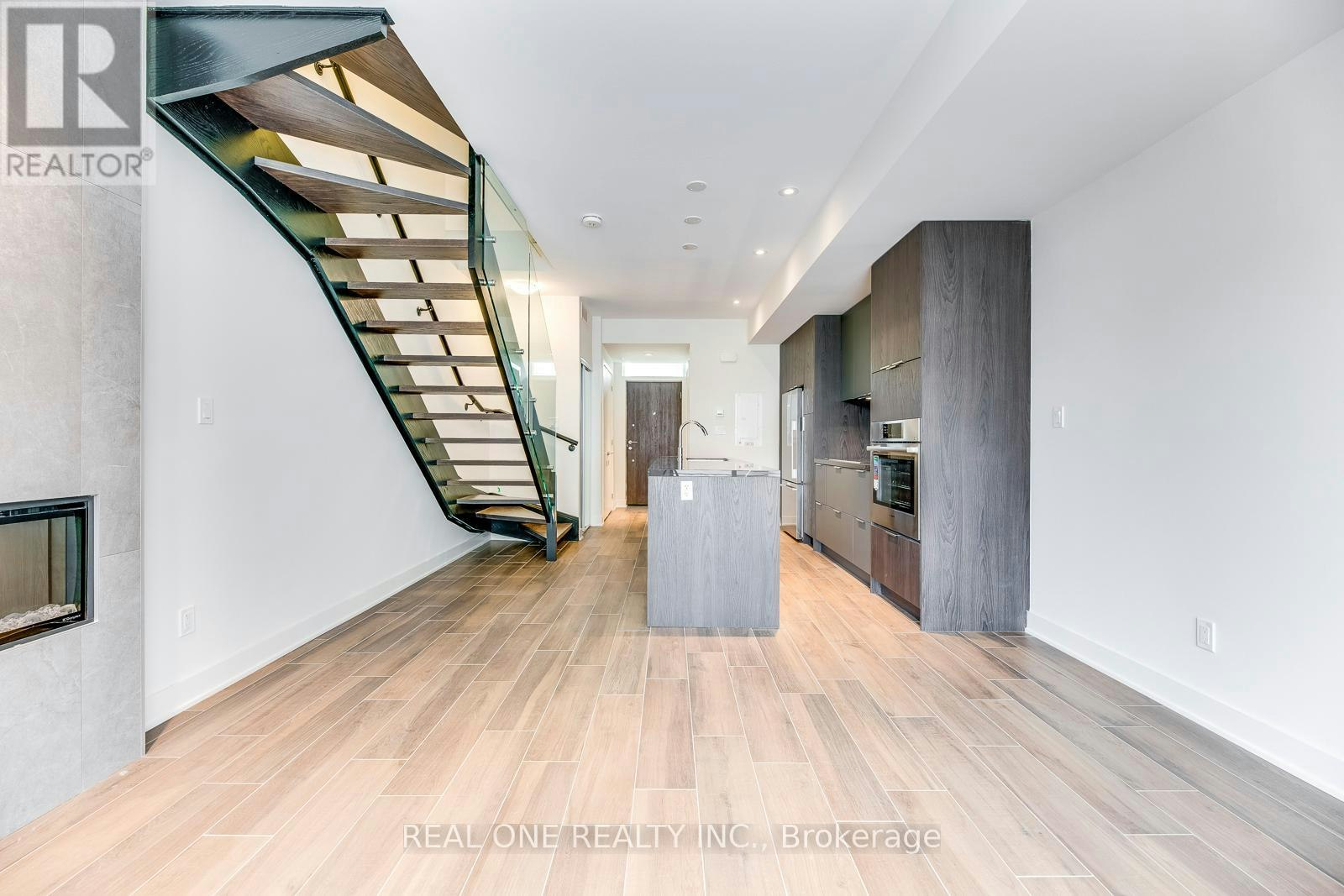 42 Sonic Way, Toronto, ON, M3C 0P3 - 12