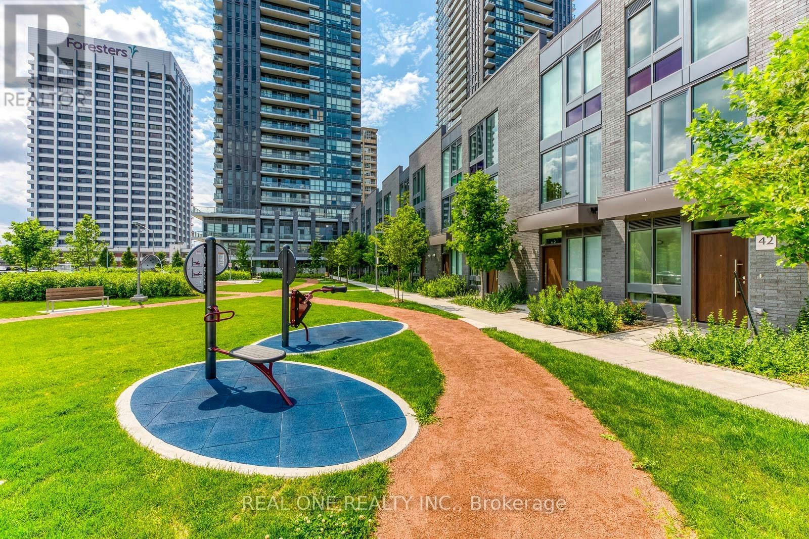42 Sonic Way, Toronto, ON, M3C 0P3 - 39