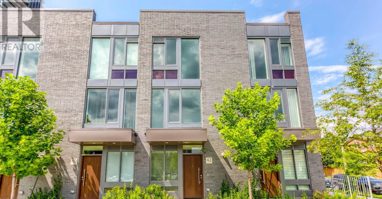 42 Sonic Way, Toronto, ON, M3C 0P3