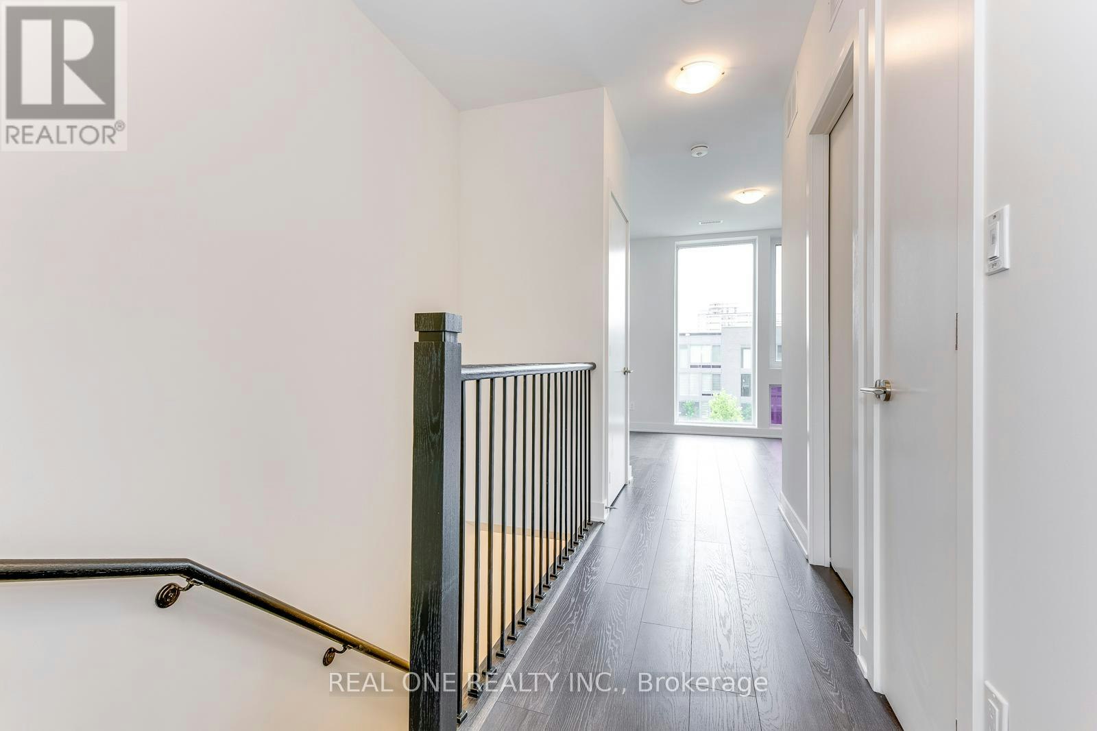 42 Sonic Way, Toronto, ON, M3C 0P3 - 35