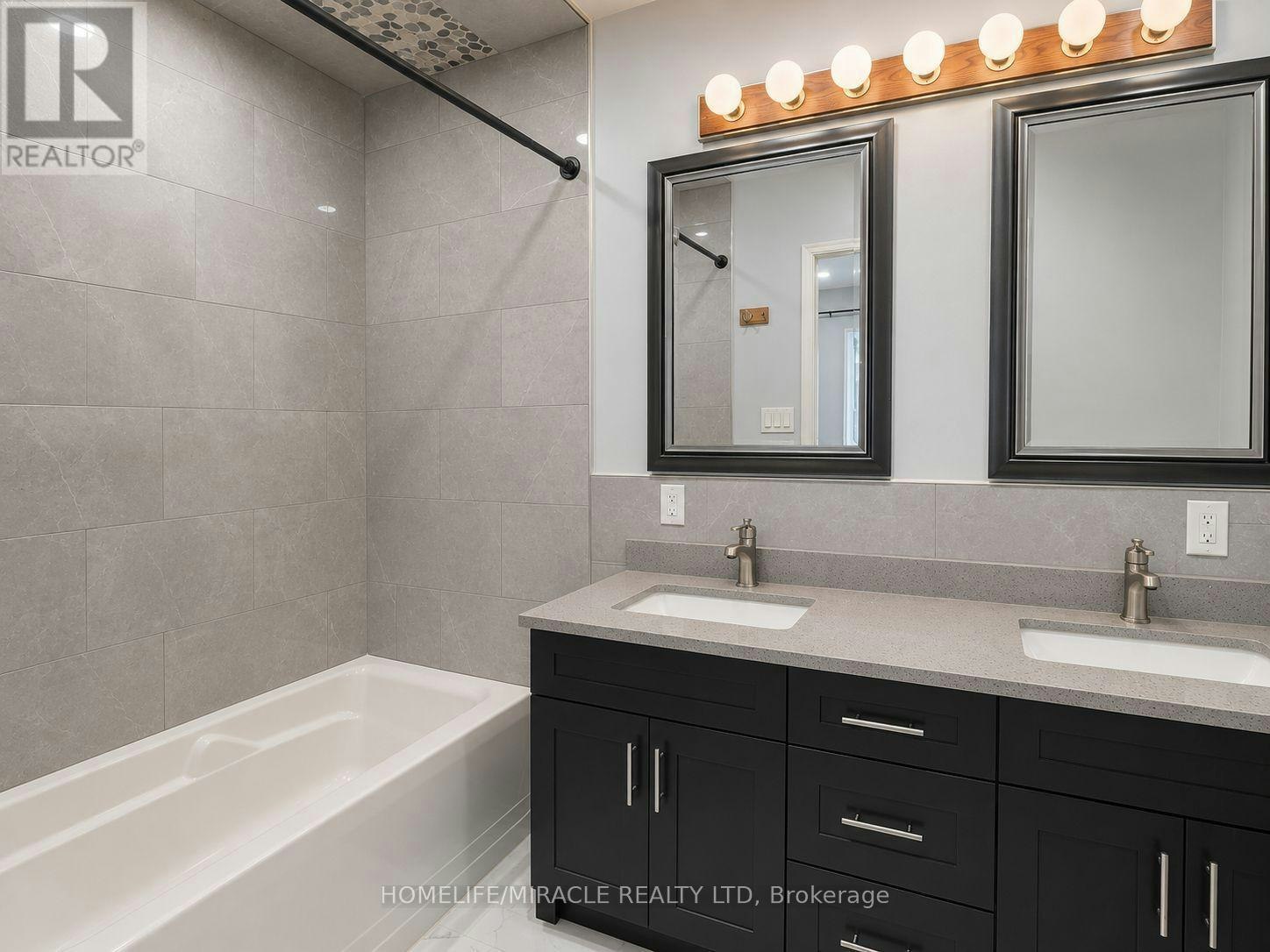 MAIN-6523 Barker Street, Niagara Falls, ON, L2G 1Y6 - 11