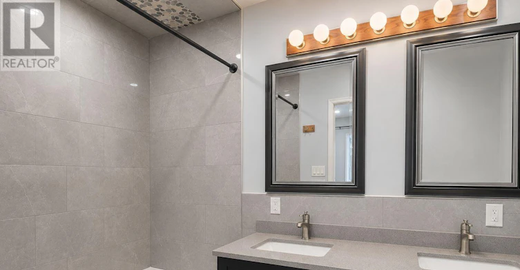 MAIN-6523 Barker Street, Niagara Falls, ON, L2G 1Y6 - 11