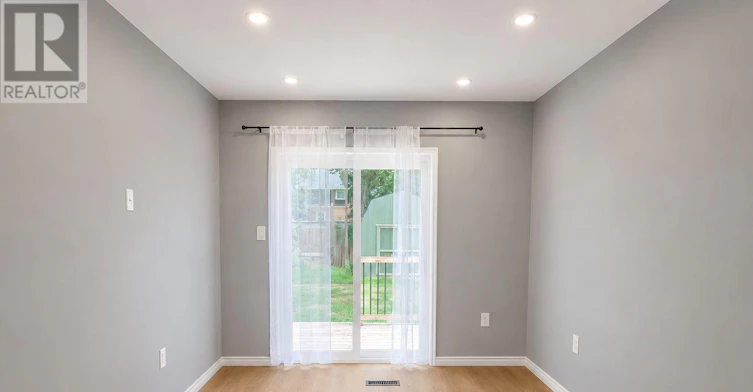 MAIN-6523 Barker Street, Niagara Falls, ON, L2G 1Y6 - 9