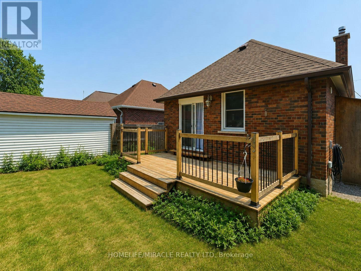 MAIN-6523 Barker Street, Niagara Falls, ON, L2G 1Y6 - 14