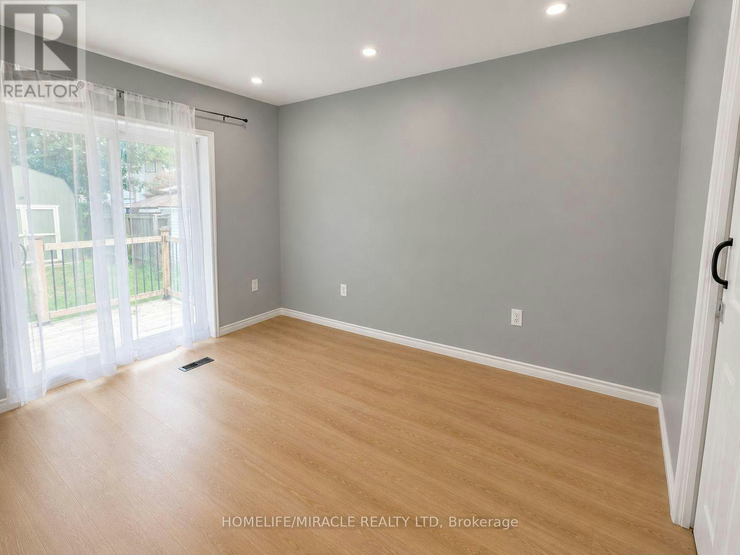 MAIN-6523 Barker Street, Niagara Falls, ON, L2G 1Y6 - 8