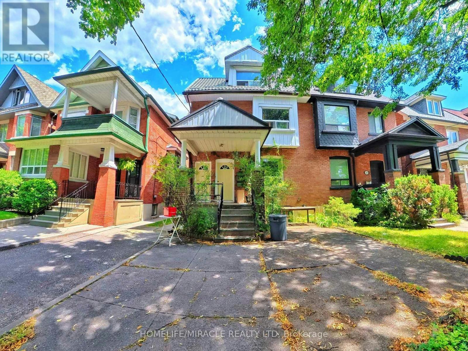 121 Medland Street, Toronto, ON, M6P 2N4