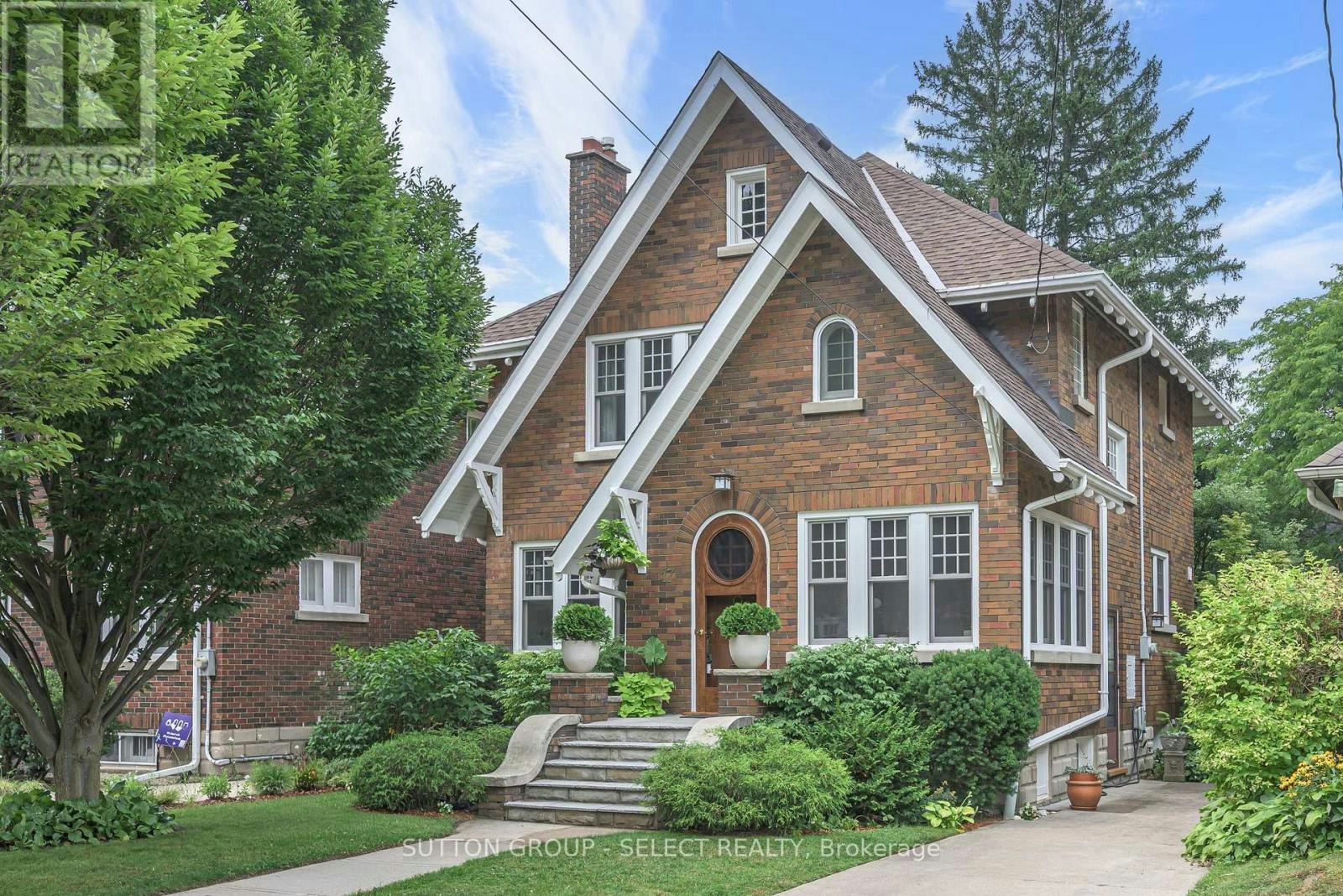 17 Willingdon Avenue, London, ON, N6A 3Y5