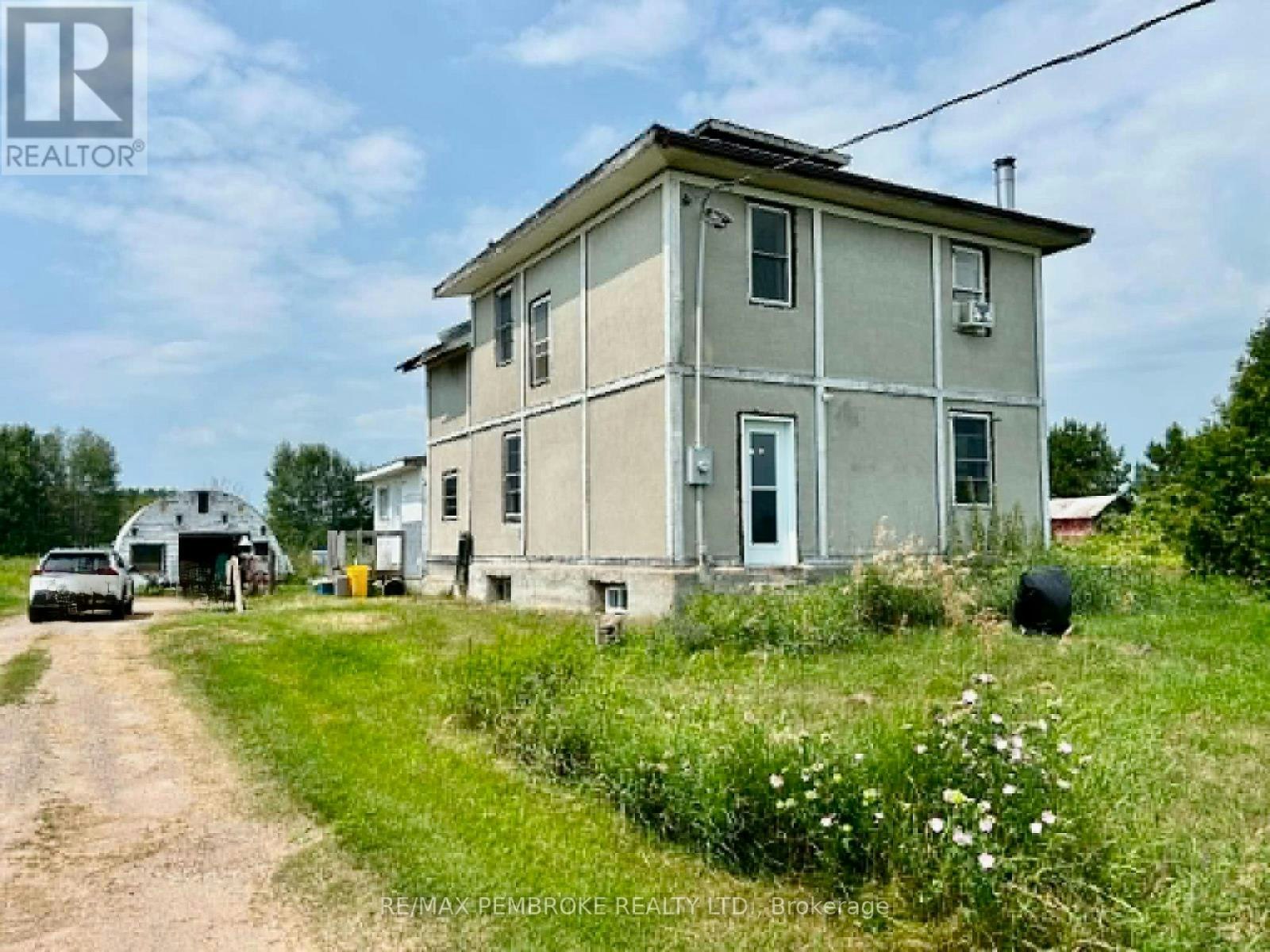827 B Line Road, Laurentian Valley, ON, K8A 6W5