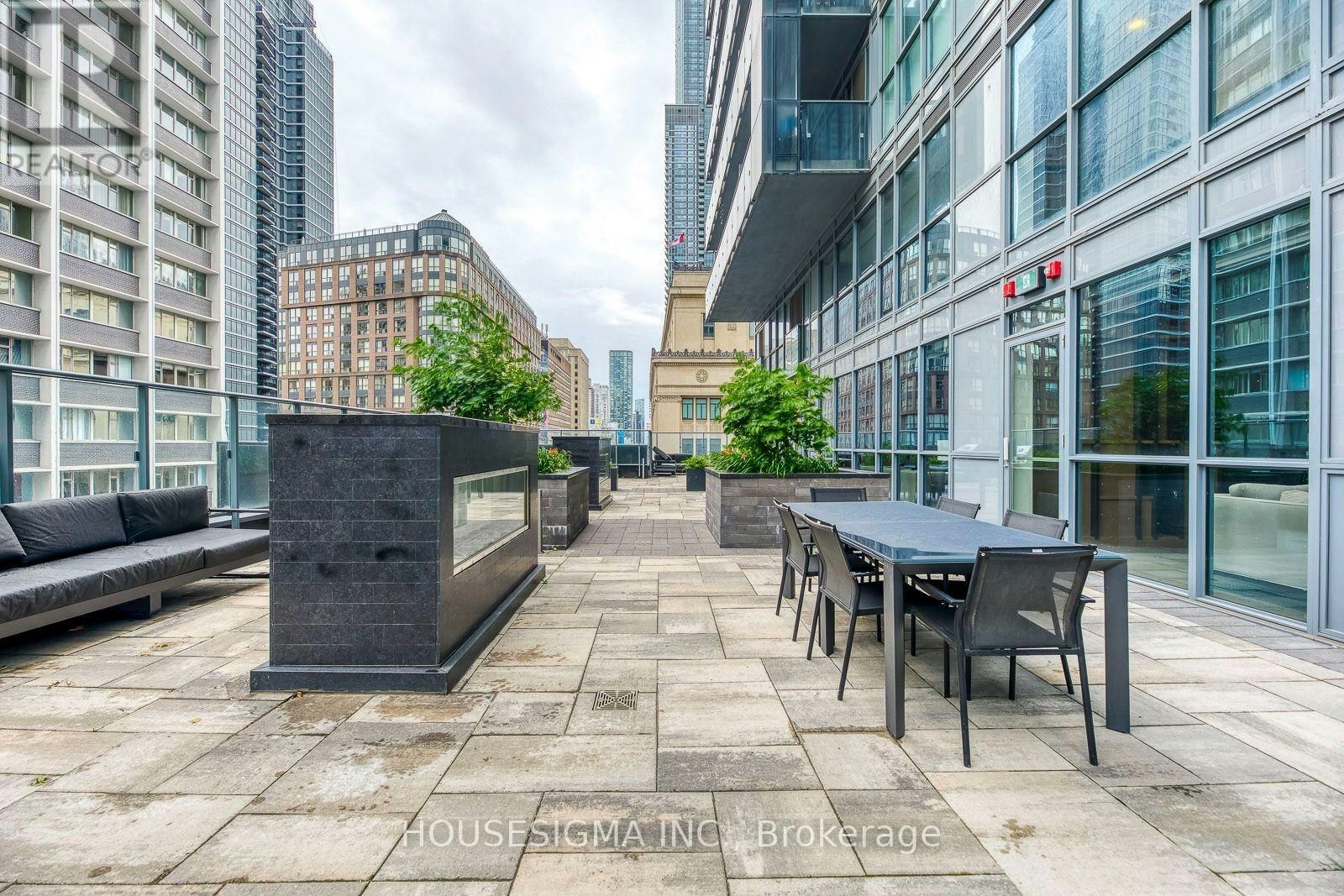 901-7 Grenville Street, Toronto, ON, M4Y 0E9 - 11