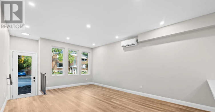 D-516 Tweedsmuir Avenue, Ottawa, ON, K1Z 5N9 - 5