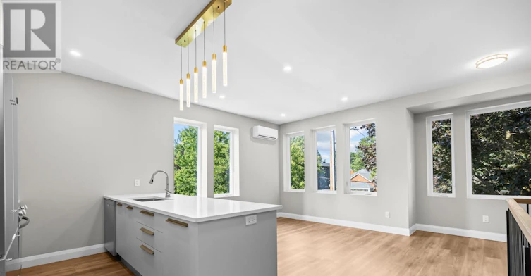 D-516 Tweedsmuir Avenue, Ottawa, ON, K1Z 5N9 - 4