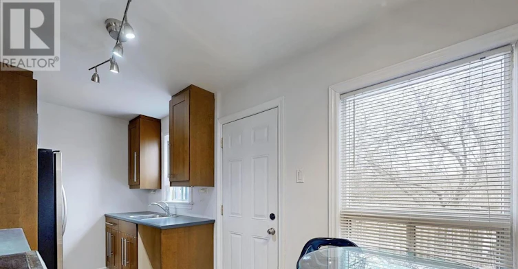 60 Bevdale Road, Toronto, ON, M2R 1L7 - 8