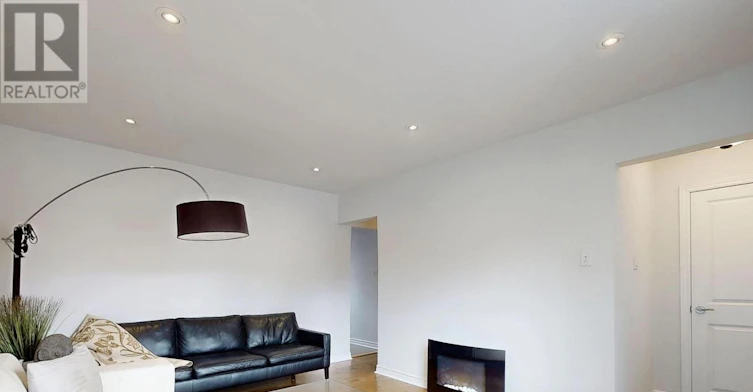 60 Bevdale Road, Toronto, ON, M2R 1L7 - 4