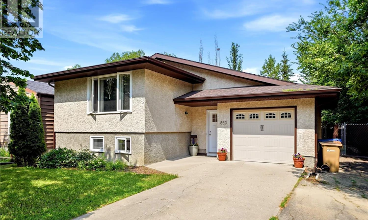 850 Rink Avenue