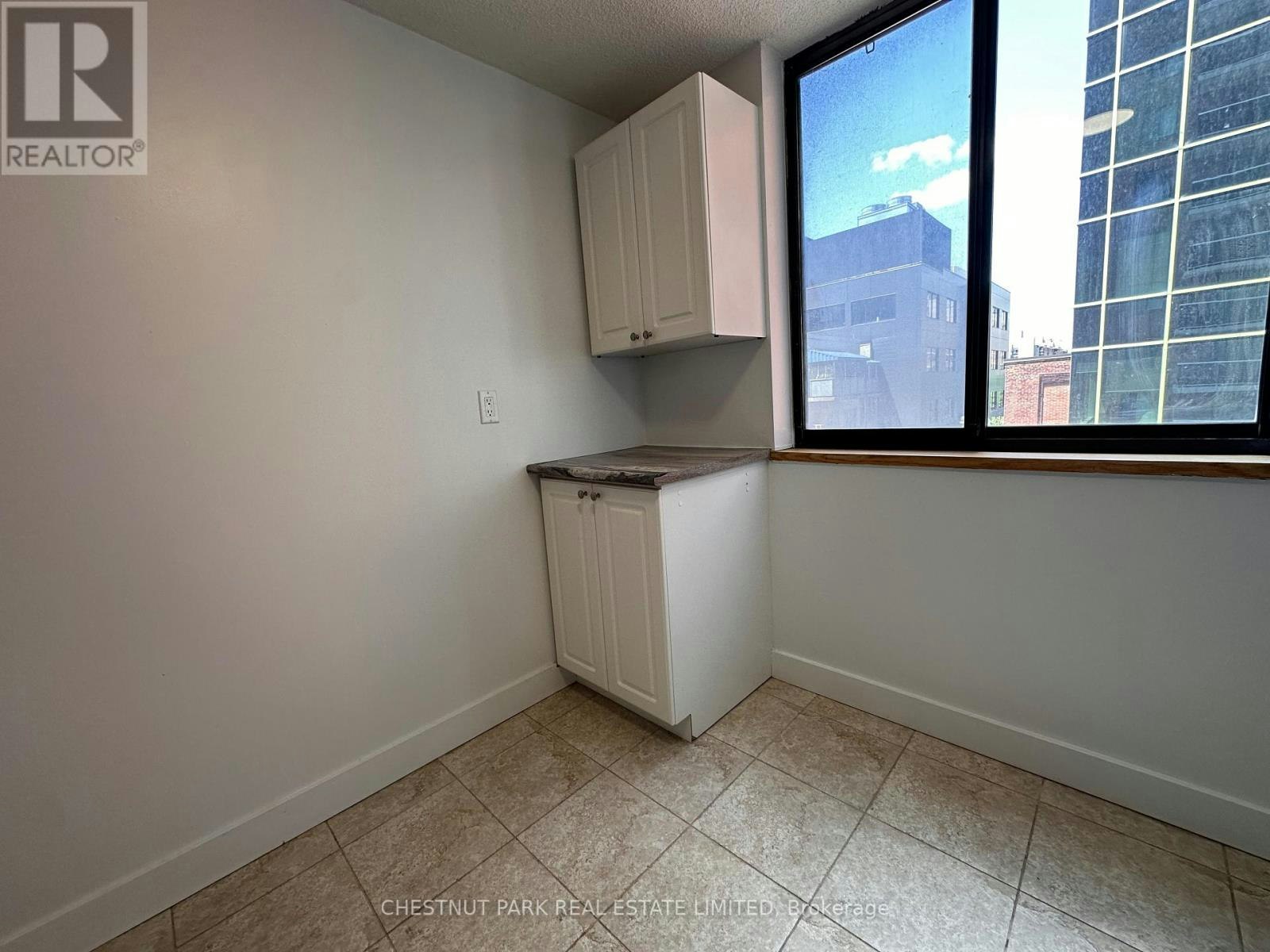 812-20 Saint Patrick Street, Toronto, ON, M5T 2Y4 - 10