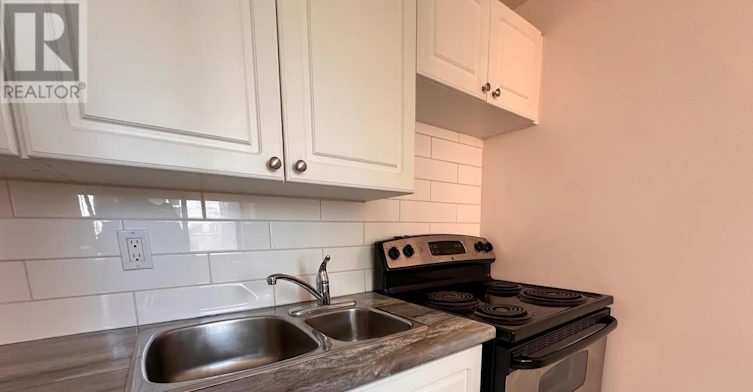 812-20 Saint Patrick Street, Toronto, ON, M5T 2Y4 - 9
