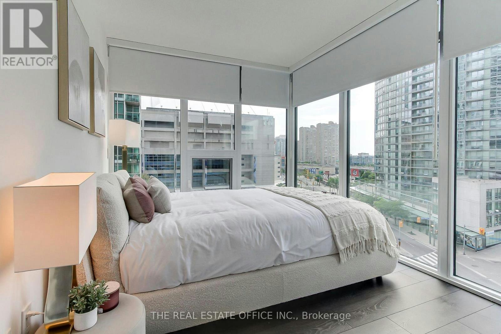 611-1 Concord Cityplace Way, Toronto, ON, M5V 0X3 - 13