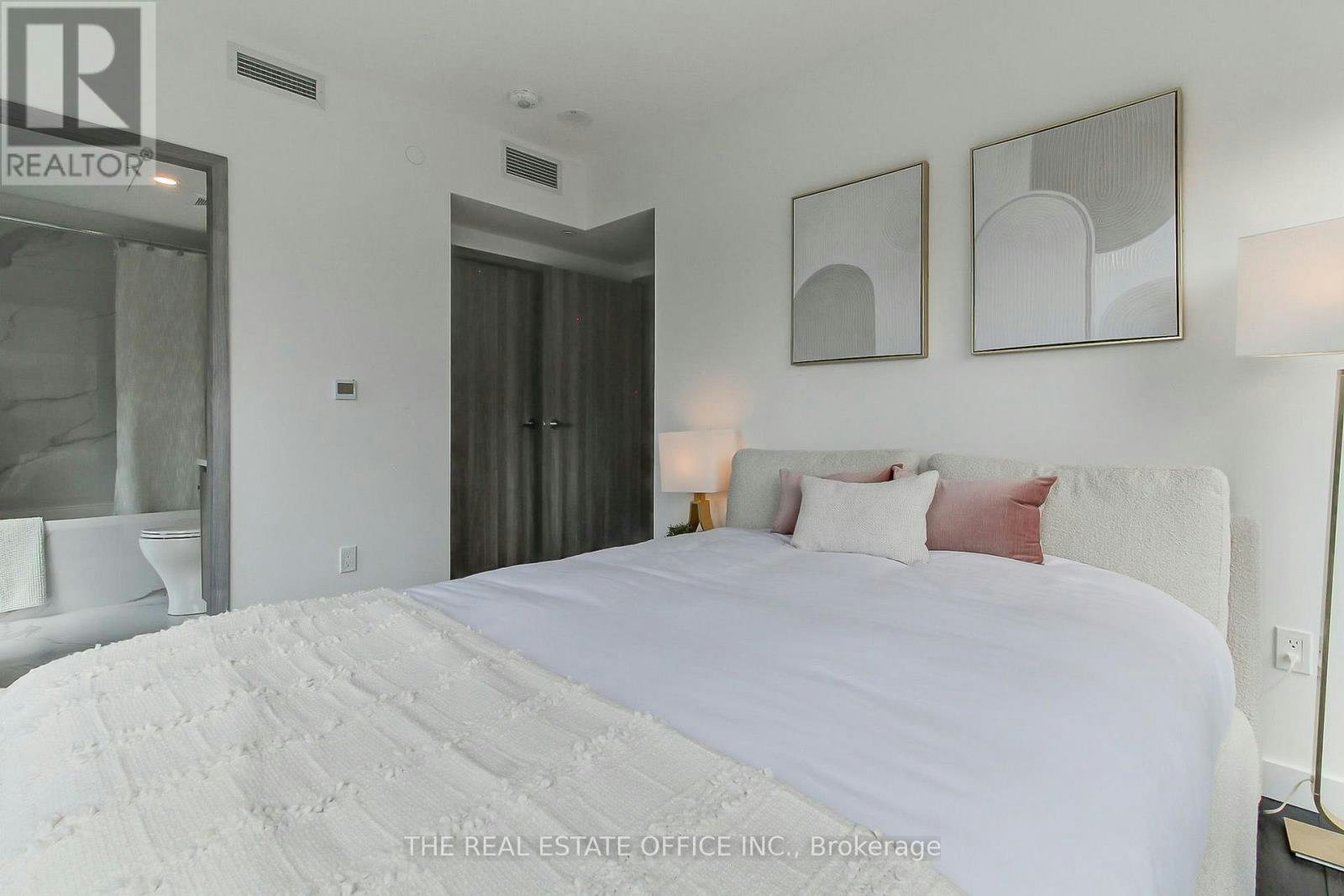 611-1 Concord Cityplace Way, Toronto, ON, M5V 0X3 - 14