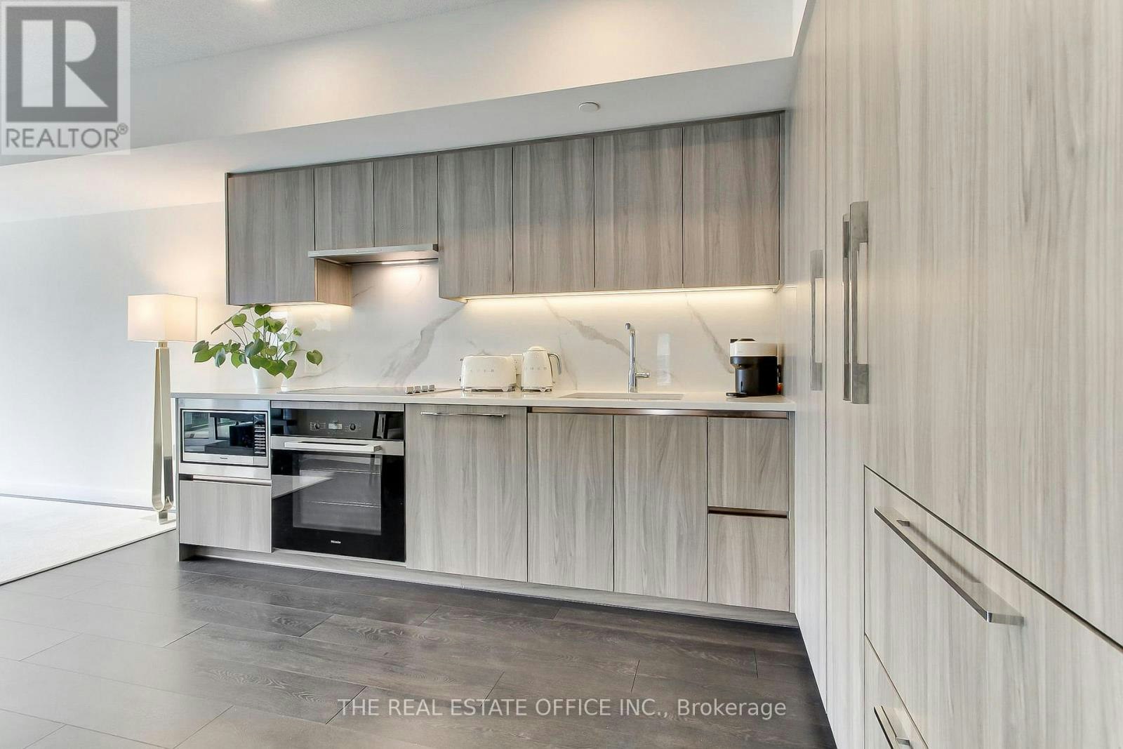 611-1 Concord Cityplace Way, Toronto, ON, M5V 0X3 - 3