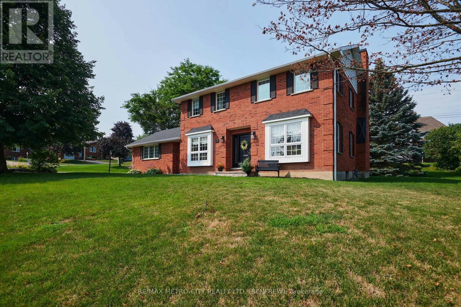 98 Erindale Avenue, Renfrew, ON, K7V 4H7