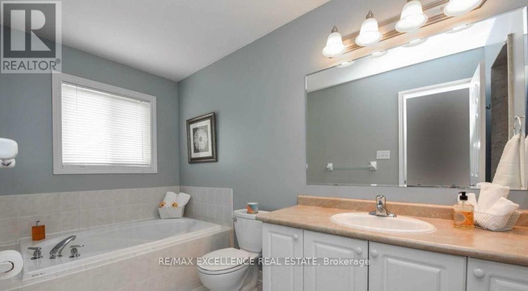 17 Fallstar Crescent, Brampton, ON, L7A 2J5 - 13