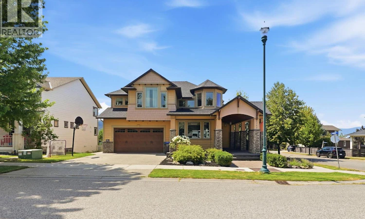 5765 Mountainside Drive