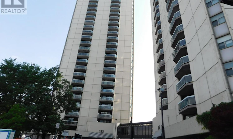 2004-323 Colborne Street