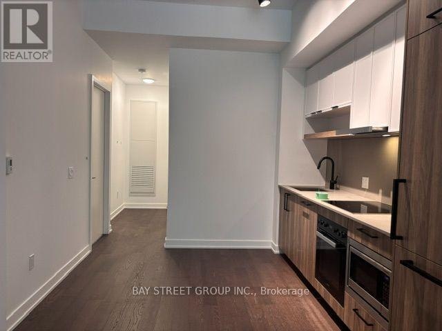 305-91 Montclair Avenue, Toronto, ON, M5P 0B1 - 3