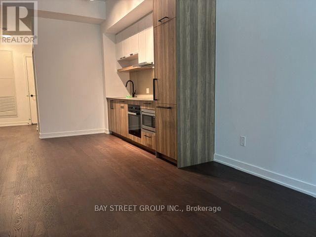 305-91 Montclair Avenue, Toronto, ON, M5P 0B1 - 2