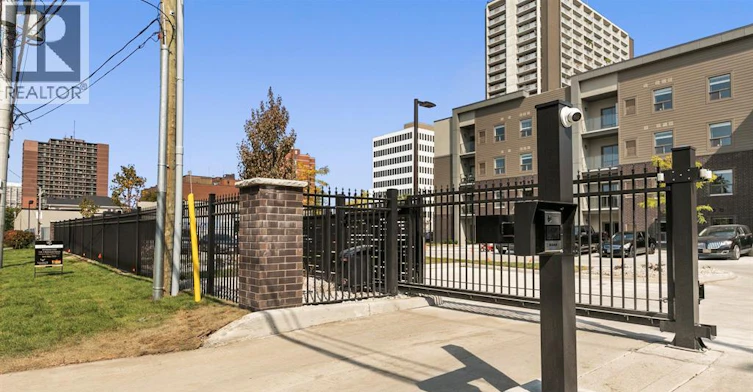401-955 Ouellette Avenue, Windsor, ON, N9A 4J5 - 17
