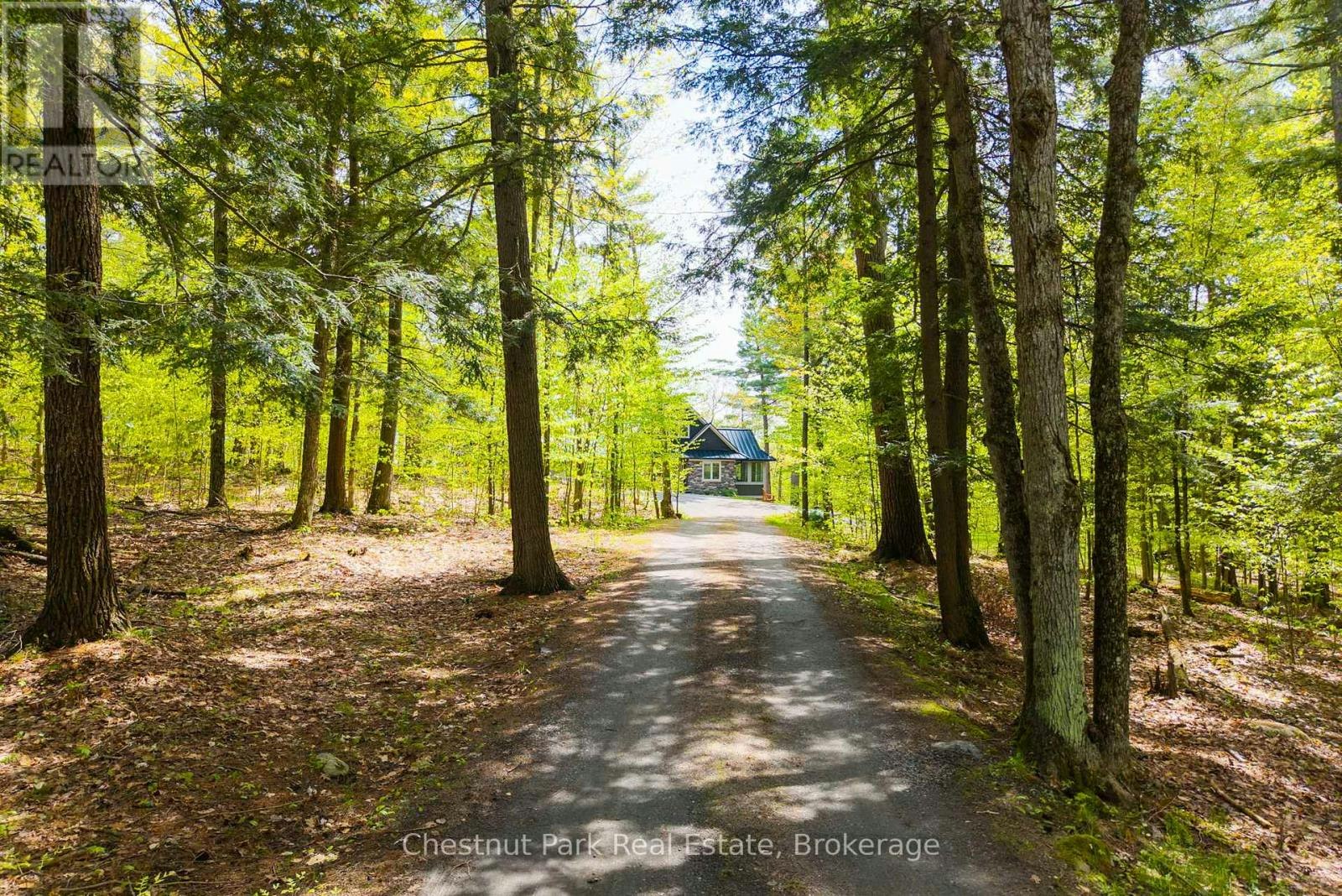 30 Stephen Road, Muskoka Lakes, ON, P0B 1J0