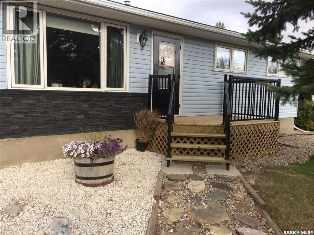 836 Peters Avenue, Oxbow, SK, S0C 2B0