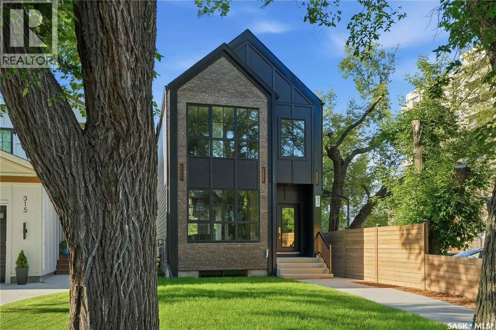 317 11th Street E, Saskatoon, SK, S7N 0E5