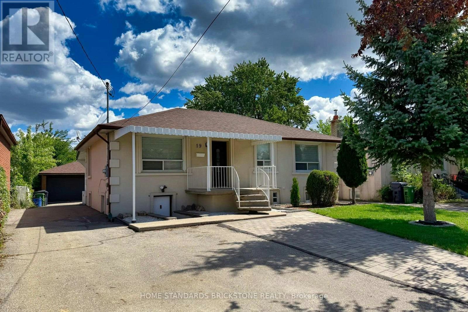 19 Granite Street, Toronto, ON, M3H 3K1