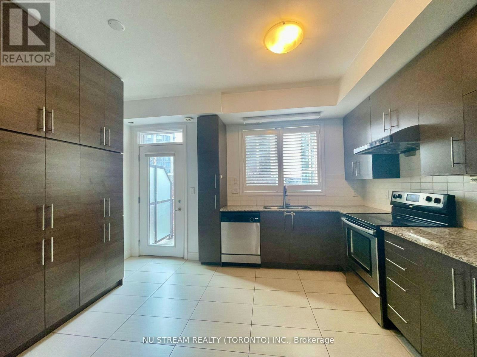241 Park Road SOUTH, Markham, ON, L3T 0B6 - 8