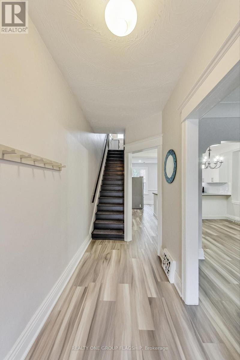 16 Huntley Street, Hamilton, ON, L8L 5X7 - 6