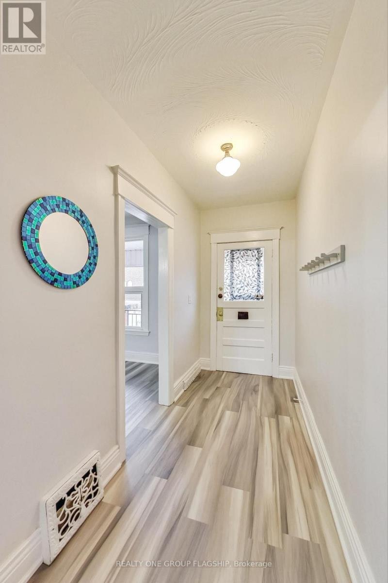 16 Huntley Street, Hamilton, ON, L8L 5X7 - 7