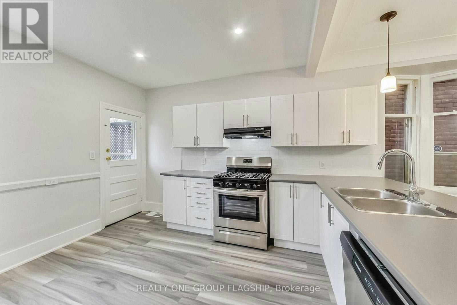 16 Huntley Street, Hamilton, ON, L8L 5X7 - 14