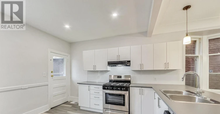16 Huntley Street, Hamilton, ON, L8L 5X7 - 14
