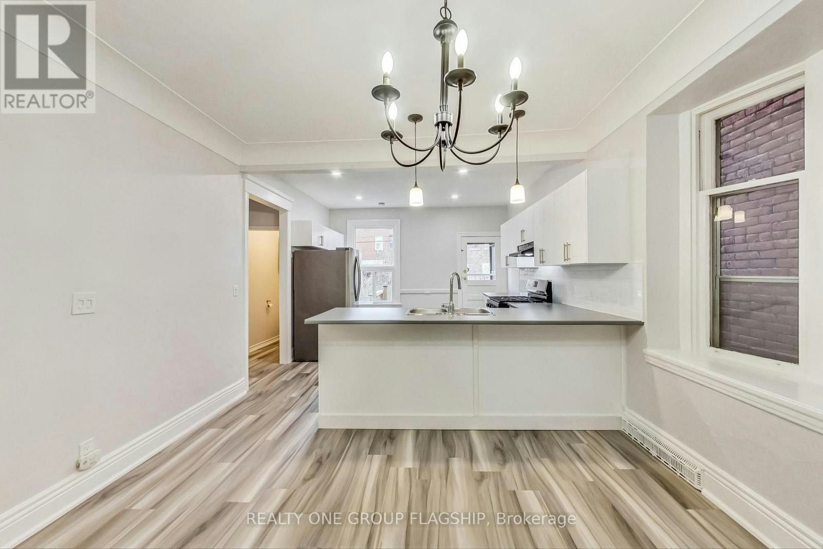 16 Huntley Street, Hamilton, ON, L8L 5X7 - 11