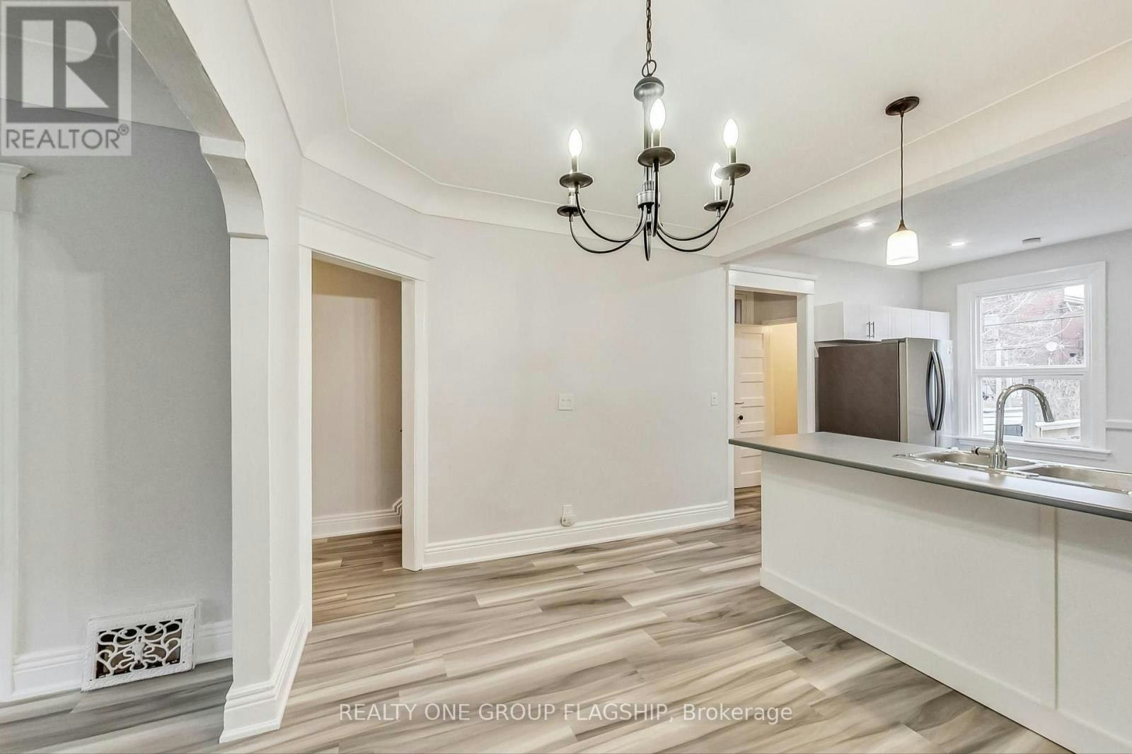 16 Huntley Street, Hamilton, ON, L8L 5X7 - 12
