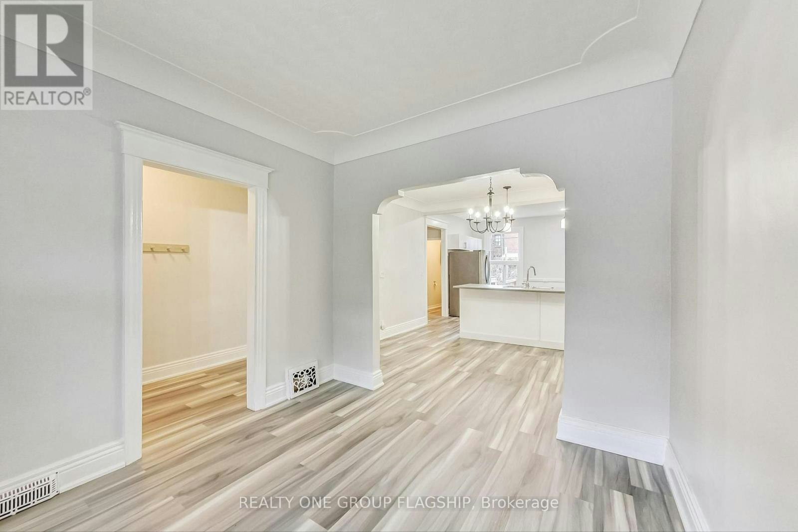 16 Huntley Street, Hamilton, ON, L8L 5X7 - 9